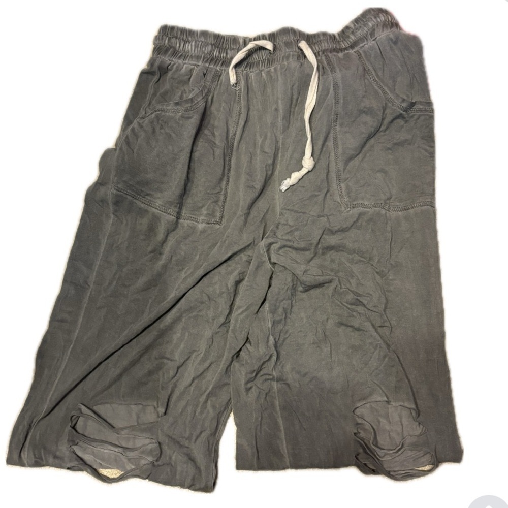 POL gray Distressed Sweatpants with pockets, size small